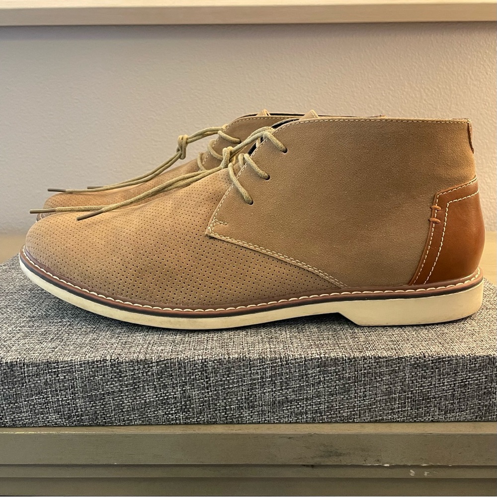 HAWKE & Co. MEN’S CLASSIC CHUKKA BOOTS LACE-UP 13M SAND 
EXCELLENT